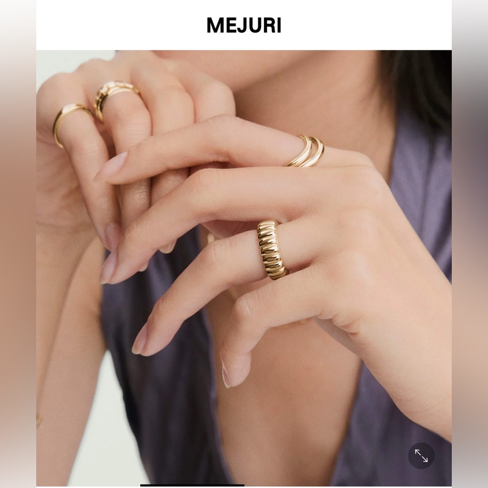 Mejuri 14k Gold charlotte ring size 7